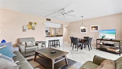 1700 Cove II Pl in Sarasota, FL - Building Photo - Building Photo
