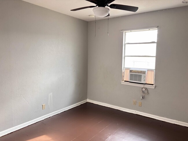 1407 Harris Ln in Wichita Falls, TX - Building Photo - Building Photo