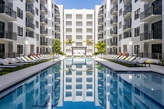 Leena Plantation in Plantation, FL - Building Photo - Building Photo