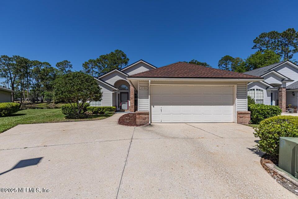 1500 Linkside Dr in Orange Park, FL - Building Photo