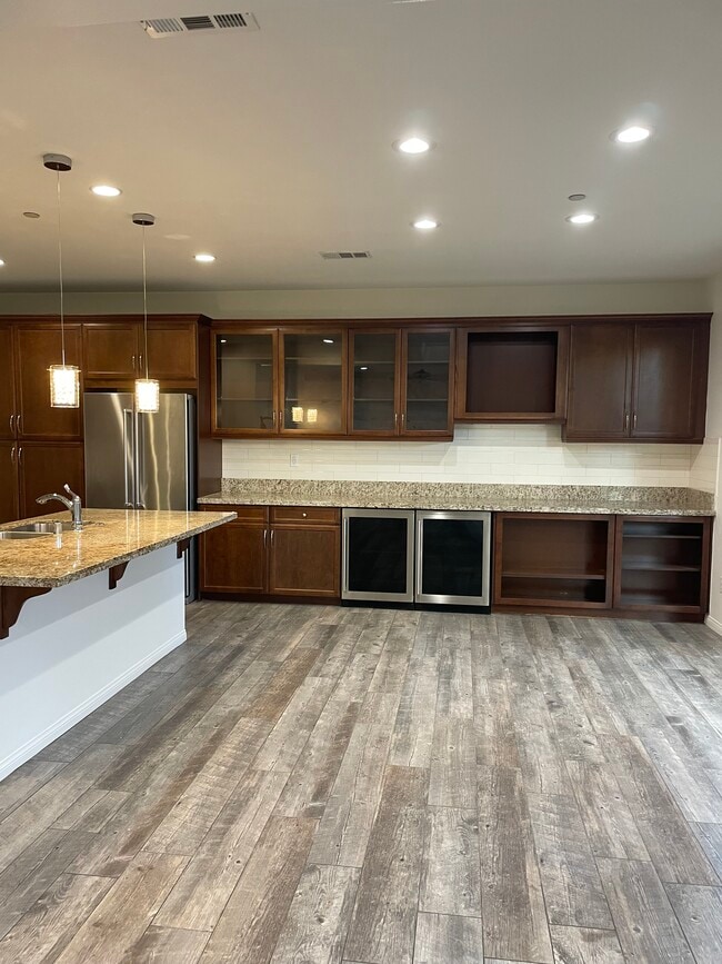 13361 Pembury Ct in Moorpark, CA - Building Photo - Building Photo