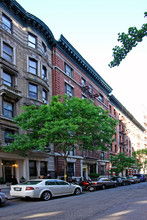 310 W 93rd St in New York, NY - Building Photo - Building Photo