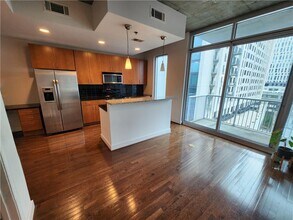 44 Peachtree Pl NE in Atlanta, GA - Building Photo - Building Photo