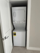 337 Mendoza Ave, Unit B in Miami, FL - Building Photo - Building Photo