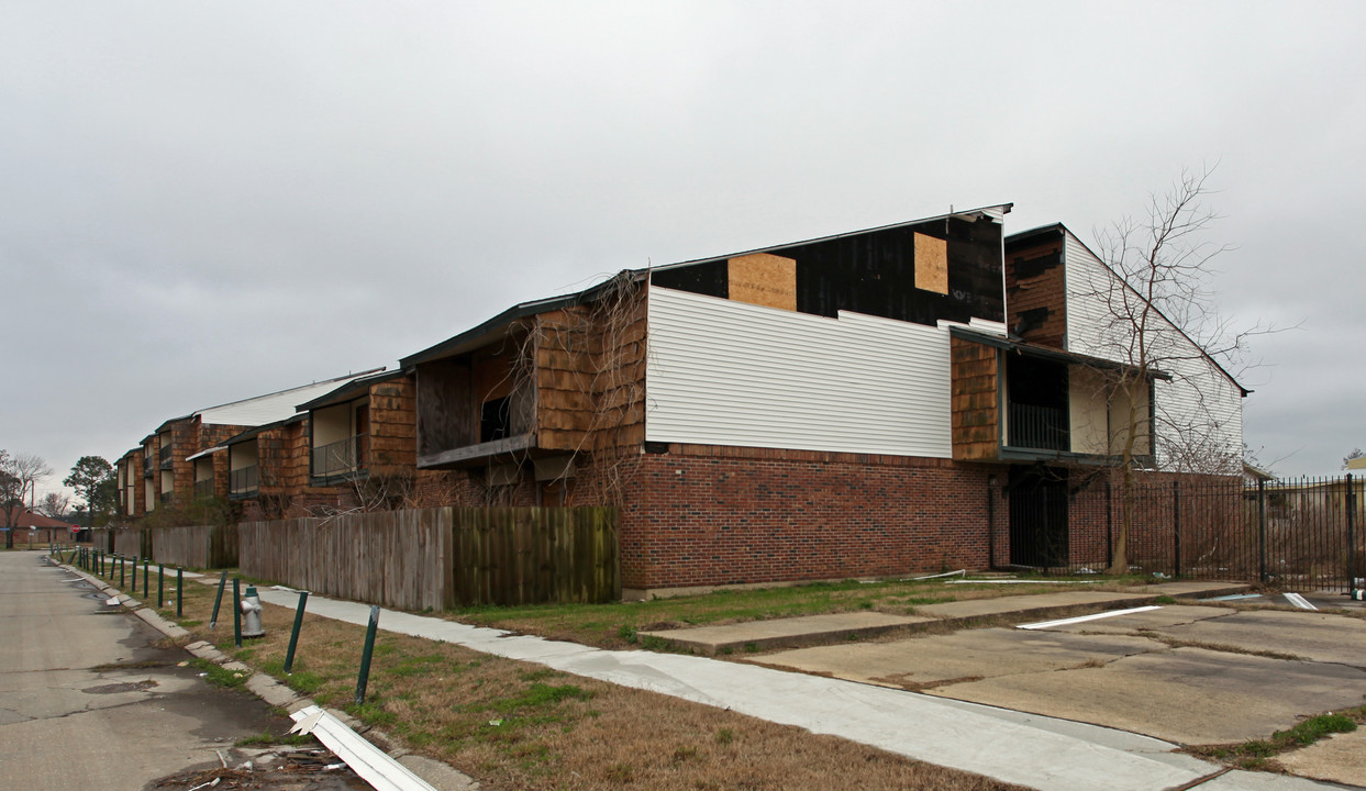 Cedar Creek Apartments in New Orleans, LA - Building Photo