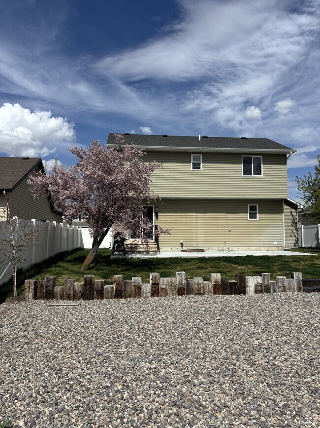 2075 Mary Dr in Idaho Falls, ID - Building Photo - Building Photo