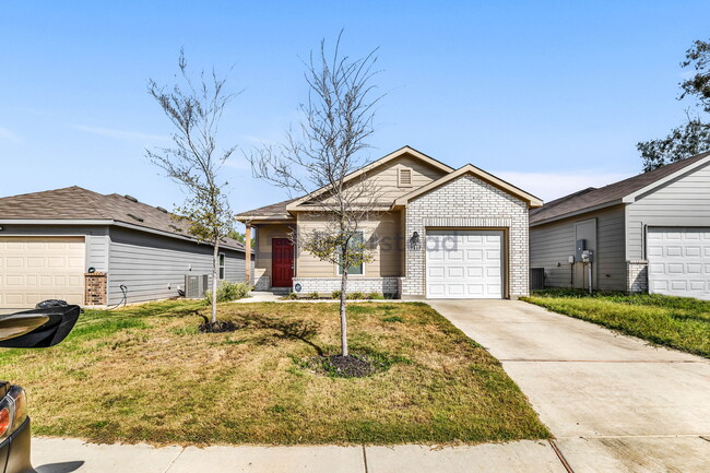 3419 Redbud Grv in San Antonio, TX - Foto de edificio - Building Photo