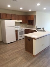 River Park Meadows in Pewaukee, WI - Foto de edificio - Building Photo