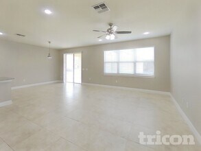 3604 Vega Creek Dr in St. Cloud, FL - Foto de edificio - Building Photo