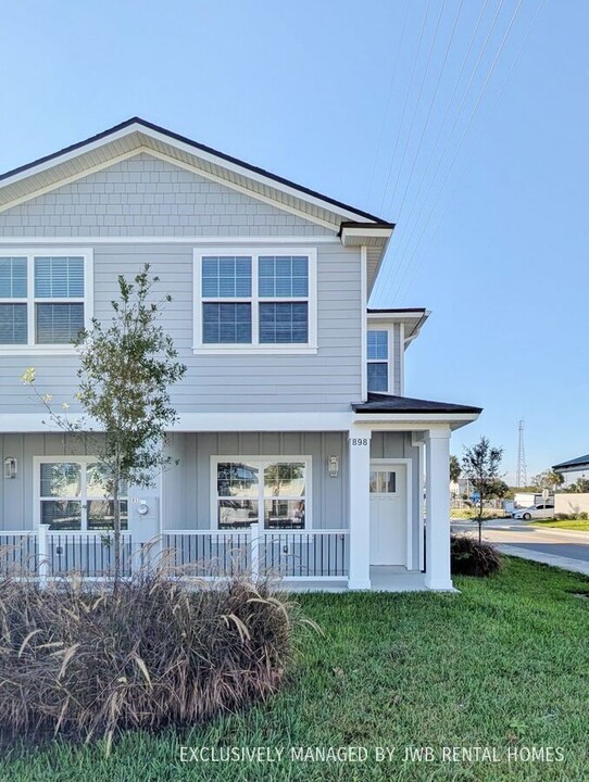 898 5th Ave S in Jacksonville Beach, FL - Foto de edificio