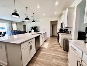 6046 Sierra Crown St in Mount Dora, FL - Building Photo - Building Photo