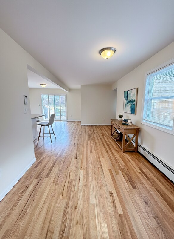 2735 Beaver Turn in Seaford, NY - Foto de edificio - Building Photo