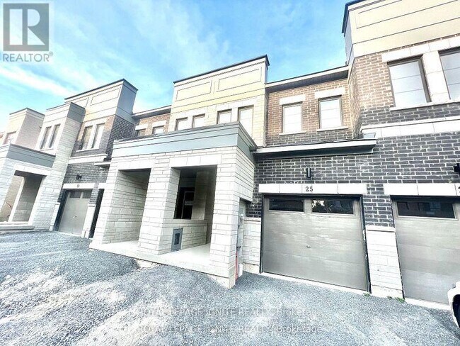 25 King George Way in Bowmanville, ON - Building Photo - Building Photo