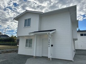 386 Wakesiah Ave in Nanaimo, BC - Building Photo