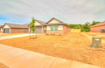 4621 Lincoln St in Harrah, OK - Building Photo - Building Photo