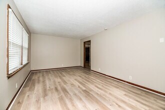 118 Cloverdale Ct in Hendersonville, TN - Building Photo - Building Photo