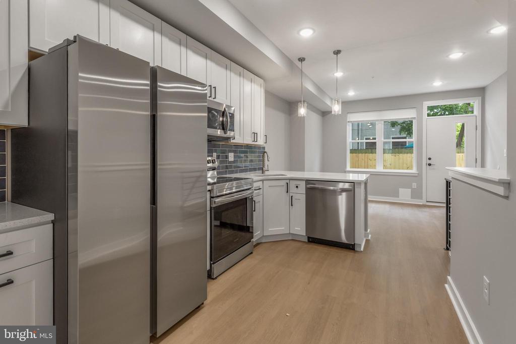 2344 W Seybert St in Philadelphia, PA - Building Photo