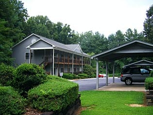 Hebron Terrace Condominiums in Hendersonville, NC - Building Photo - Building Photo