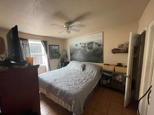 5133 W Point Loma Blvd in San Diego, CA - Building Photo - Building Photo