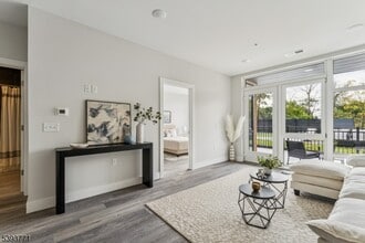 140 W Webster Ave in Roselle Park, NJ - Building Photo - Building Photo