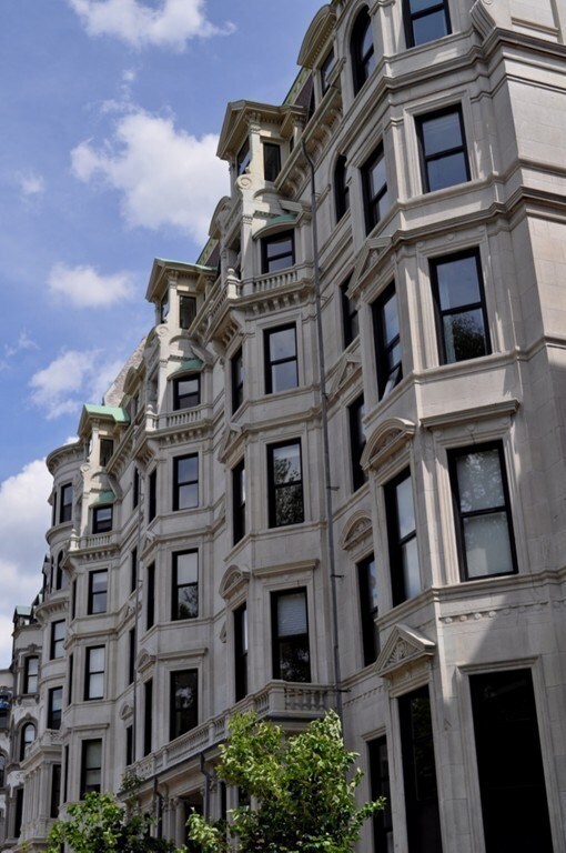 160 Commonwealth Ave in Boston, MA - Foto de edificio - Building Photo