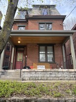 1638 Pullan Ave, Unit 02 in Cincinnati, OH - Building Photo