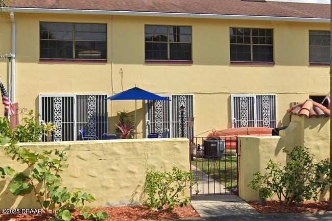 property at 216 Glenview Blvd