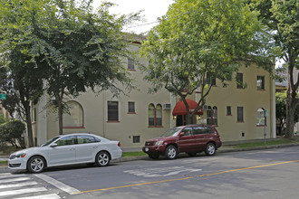 St. Charles Apartments in Sacramento, CA - Foto de edificio - Building Photo