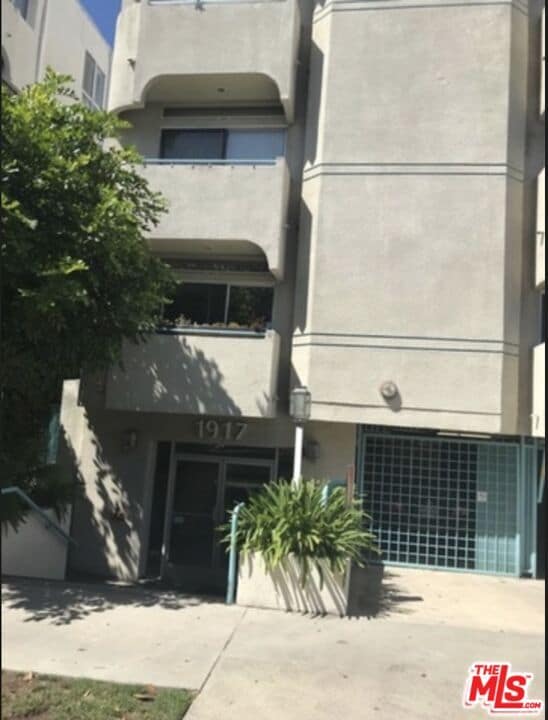 property at 1917 Glendon Ave