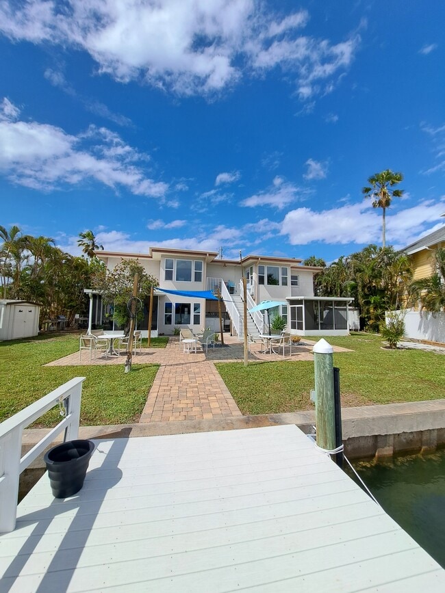 35 44th Avenue, Unit Banga Unit 3, Unit Banga Unit 3