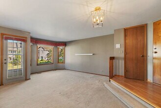 1871 Fox Run Dr in Elk Grove Village, IL - Building Photo - Building Photo