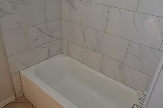 10538 Long River Dr in Sugar Land, TX - Building Photo - Building Photo