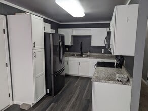 1357 Jeffries Ave in Anderson, CA - Building Photo - Building Photo