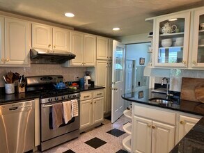 11 Garrison Rd in Arlington, MA - Building Photo - Building Photo