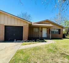 1596 S 67th E Ave in Tulsa, OK - Building Photo