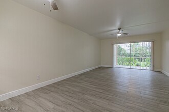 2566 Kings Lake Blvd in Naples, FL - Building Photo - Building Photo