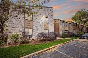 3600 Greystone Dr in Austin, TX - Building Photo