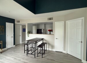 7255 W Sunset Rd, Unit 2109 in Las Vegas, NV - Foto de edificio - Building Photo