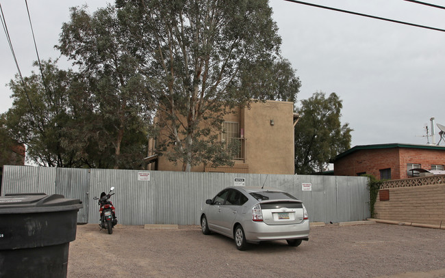 860 E 10th St in Tucson, AZ - Foto de edificio - Building Photo