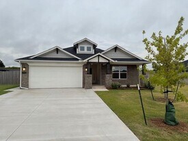 2172 Emily Rae Ln in Blanchard, OK - Building Photo