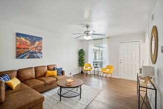 La Fortuna Apartments in Dallas, TX - Building Photo - Building Photo