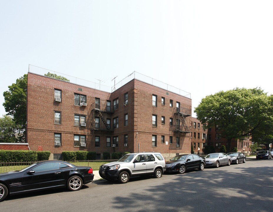 23 Whitney Pl in Brooklyn, NY - Building Photo
