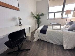 88 Bloor St E in Toronto, ON - Building Photo - Building Photo