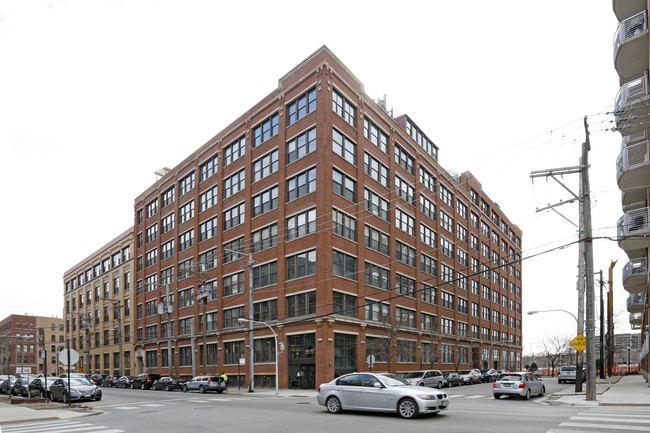 913 W Van Buren St in Chicago, IL - Building Photo - Building Photo