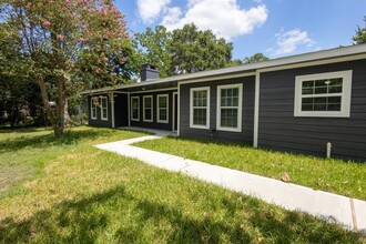 7070 Cayton St in Houston, TX - Building Photo - Building Photo