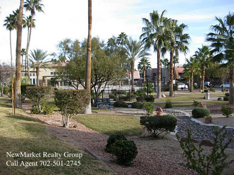 5265 Indian River Dr in Las Vegas, NV - Building Photo