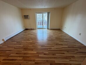 116 Sutherland Rd, Unit 1 in Boston, MA - Foto de edificio - Building Photo