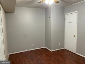 275 Green St, Unit 4H8 in Beverly, NJ - Building Photo - Building Photo