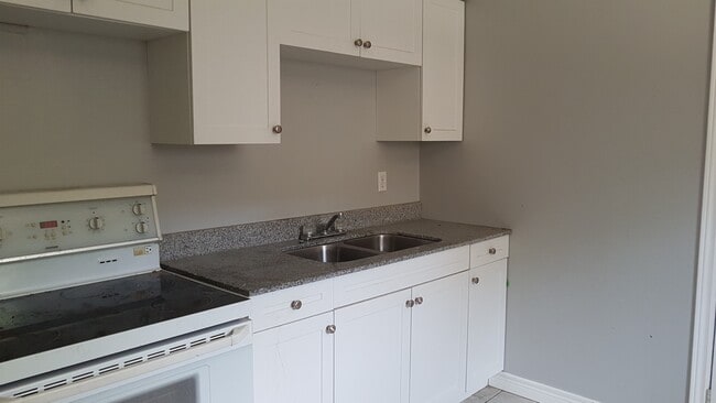 125 Sutton St in Sarnia, ON - Building Photo - Building Photo