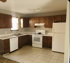 1234 E Elm St, Unit 1242 in Springfield, MO - Building Photo